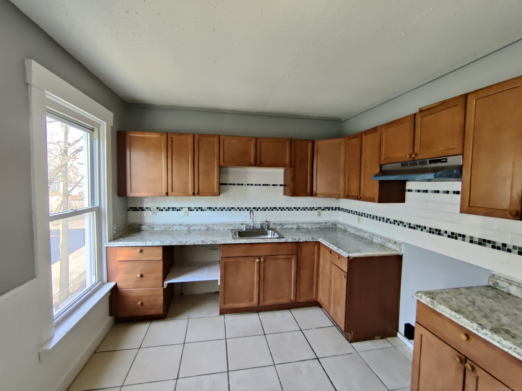 520 Winthrop Avenue - Photo 9