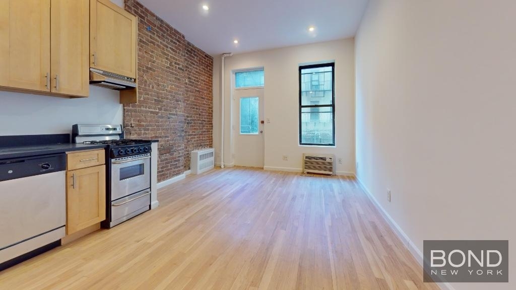 427 East 73 Street - Photo 2