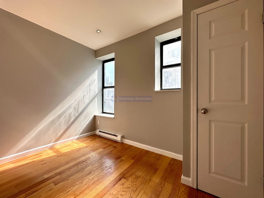 350 Manhattan Avenue - Photo 10