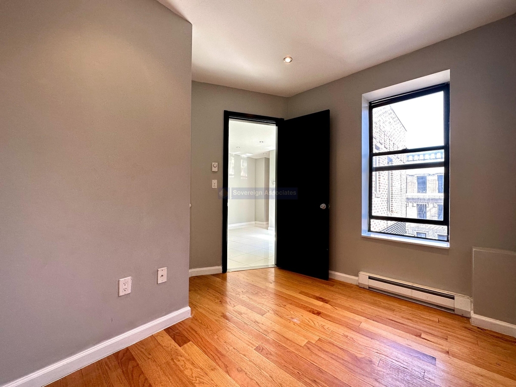 350 Manhattan Avenue - Photo 4