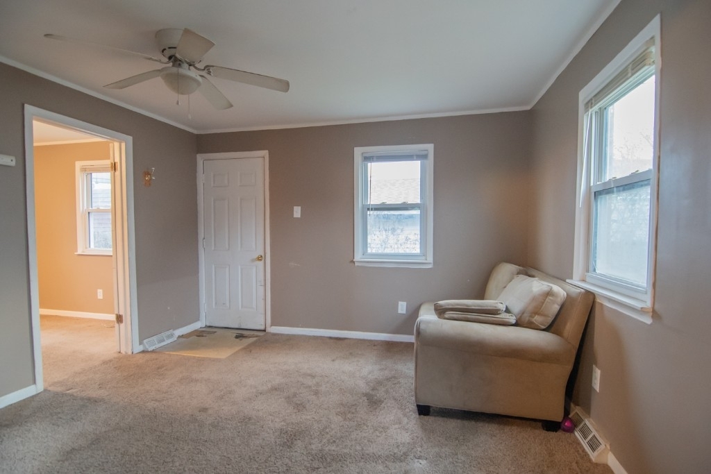 603 Greenbay Avenue - Photo 2