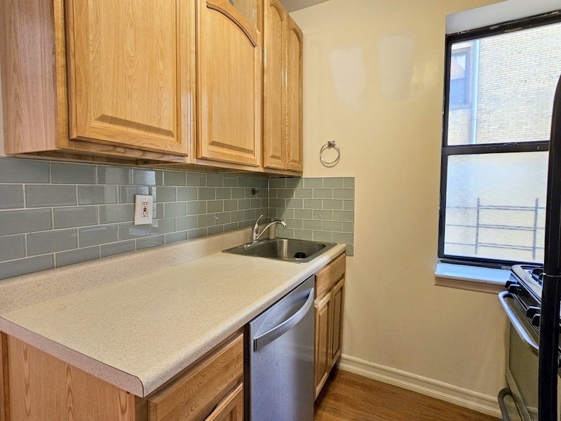 715 West 172nd Street - Photo 4