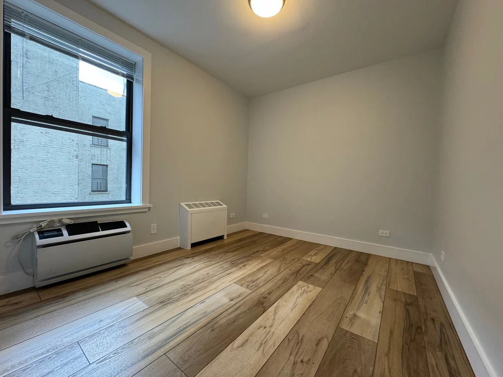 628 West 151st Street - Photo 4