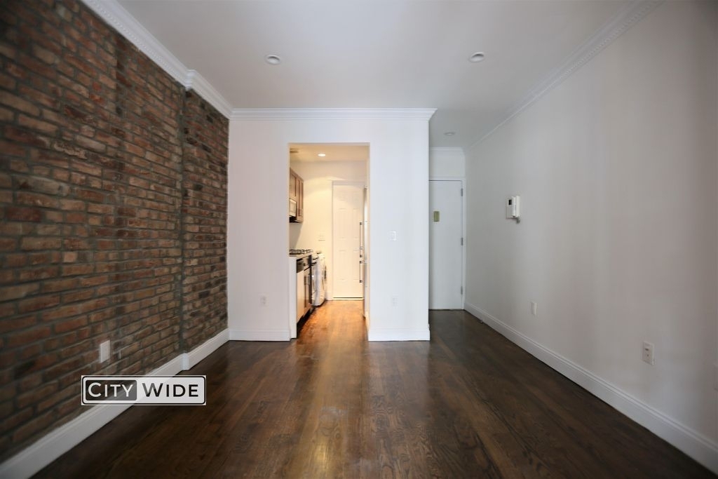 307 Mott Street - Photo 1