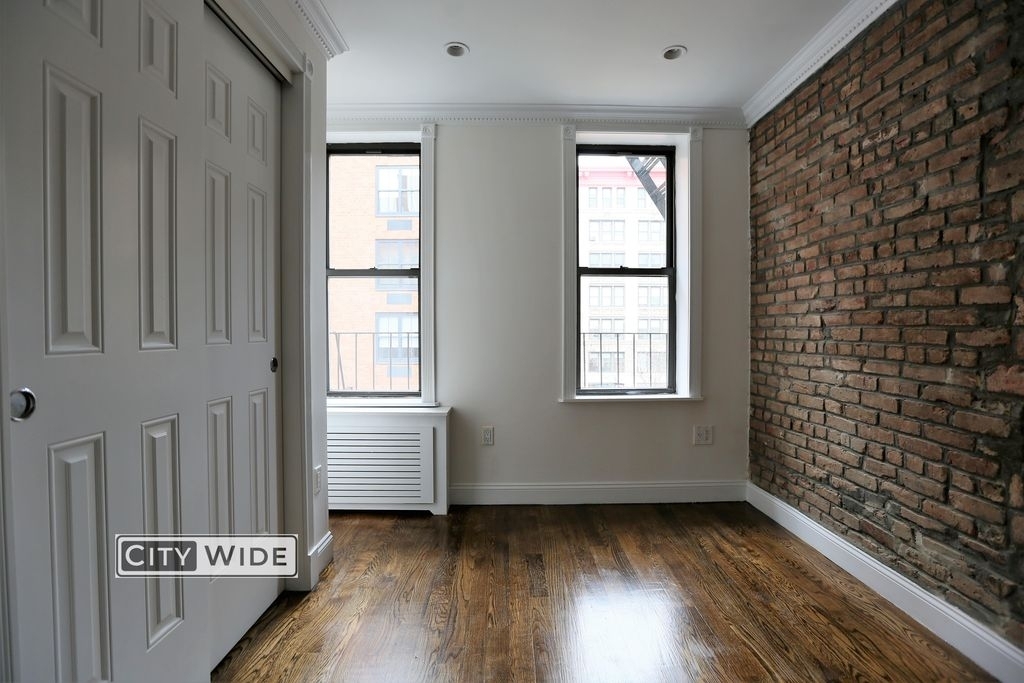 307 Mott Street - Photo 3