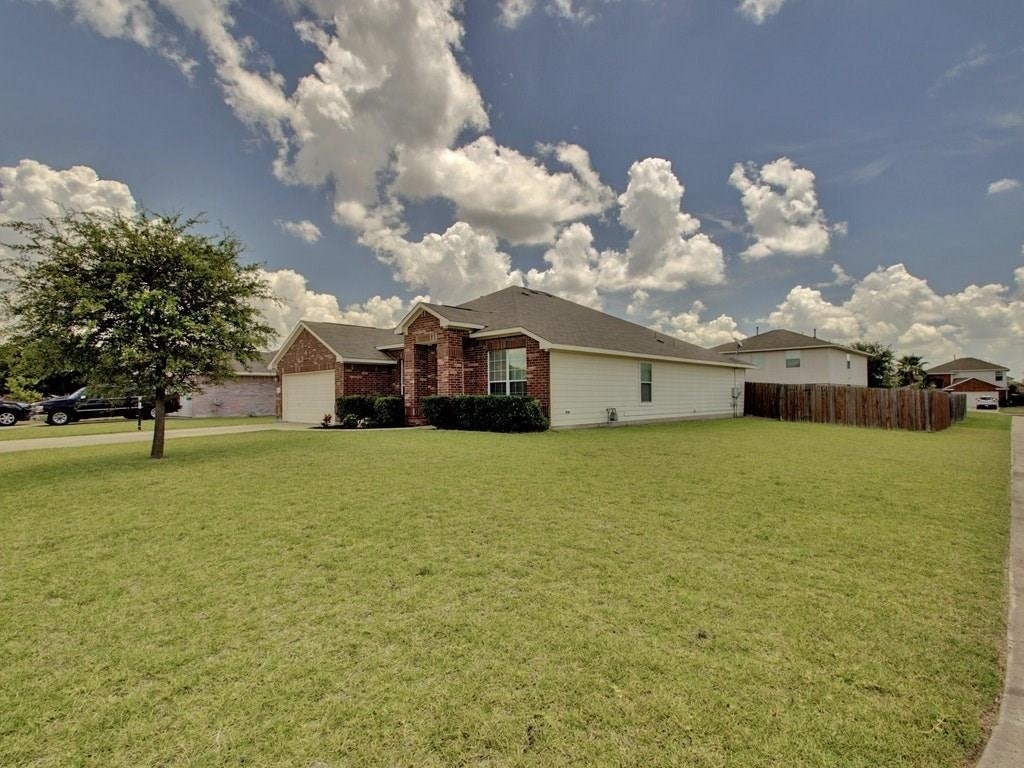 1411 Pearsall Ln - Photo 1