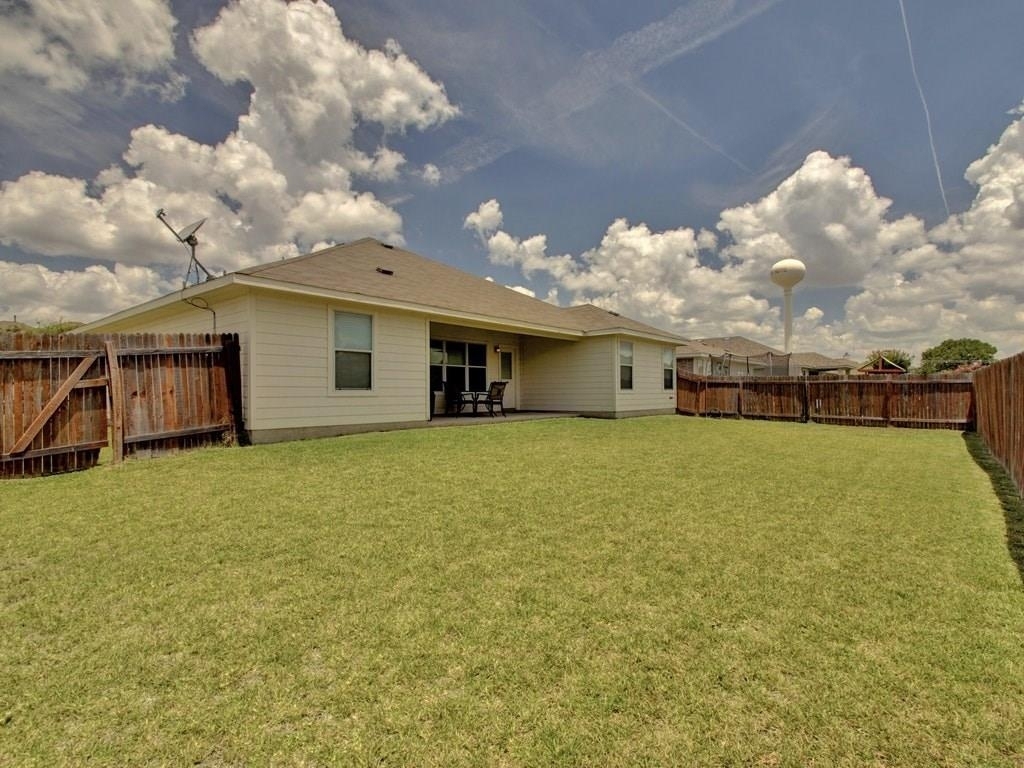 1411 Pearsall Ln - Photo 16