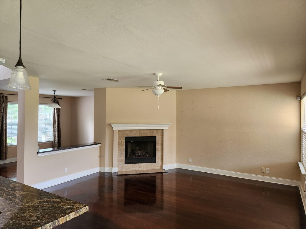 8111 Hawick Dr - Photo 3