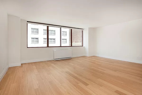 260 West 52nd Street - Photo 2