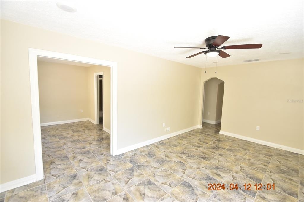 1220 E Crenshaw Street - Photo 2