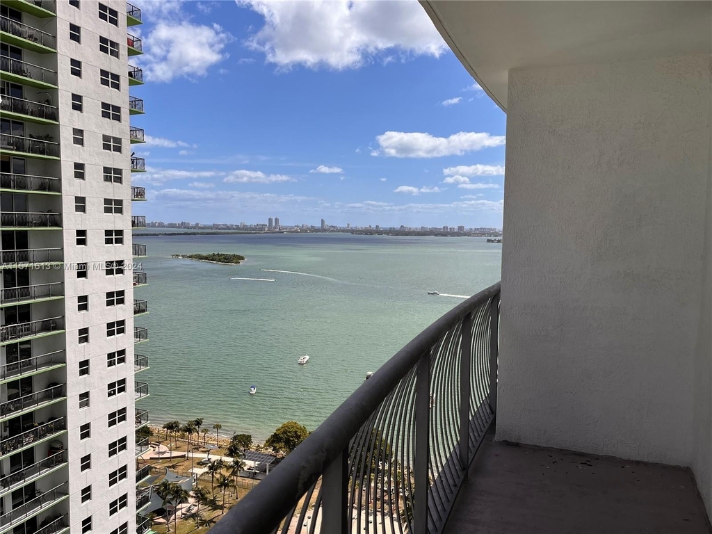 1750 N Bayshore Dr - Photo 10