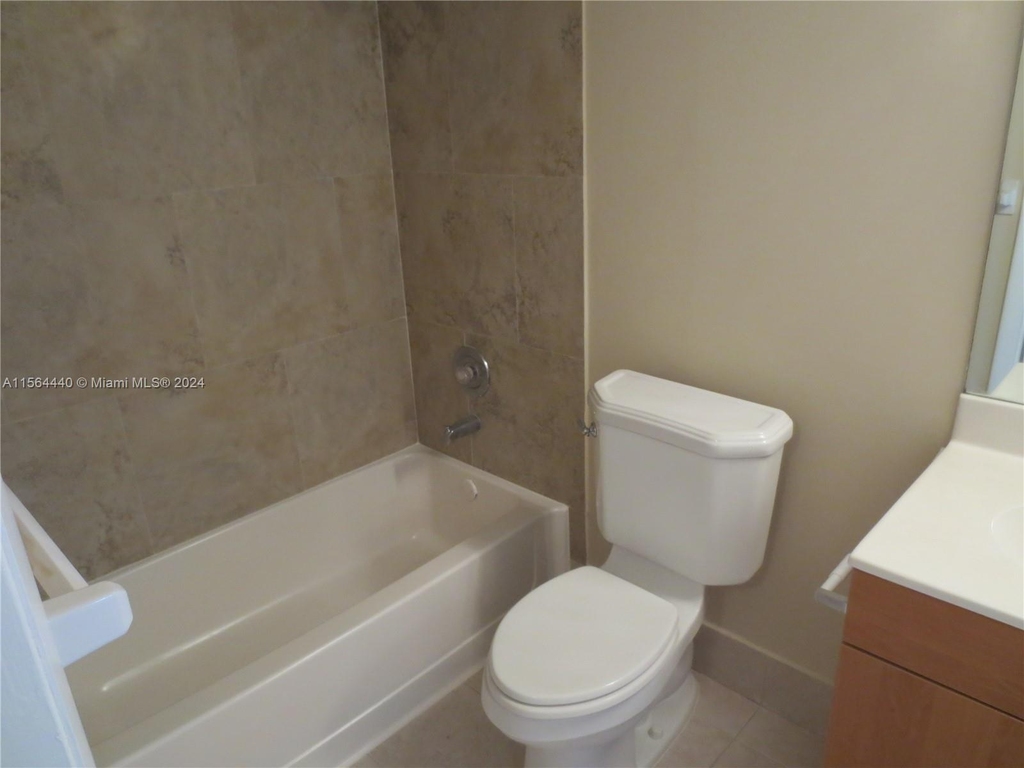 2871 N Oakland Forest Dr - Photo 5