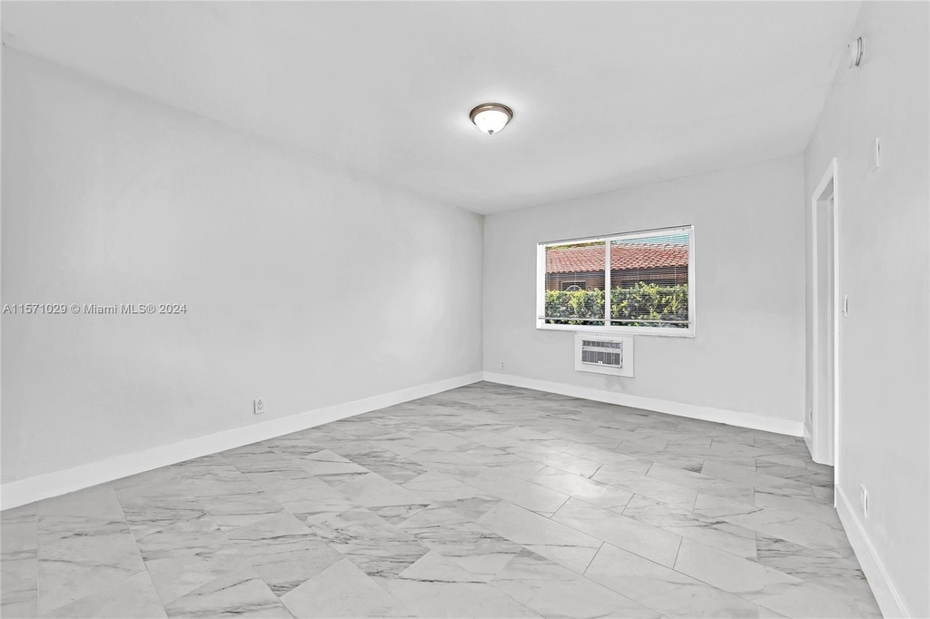 1839 Funston St - Photo 2