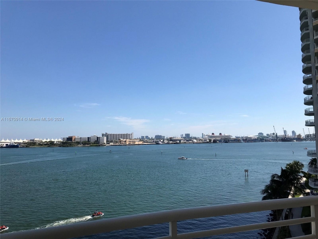 888 Brickell Key Dr - Photo 2