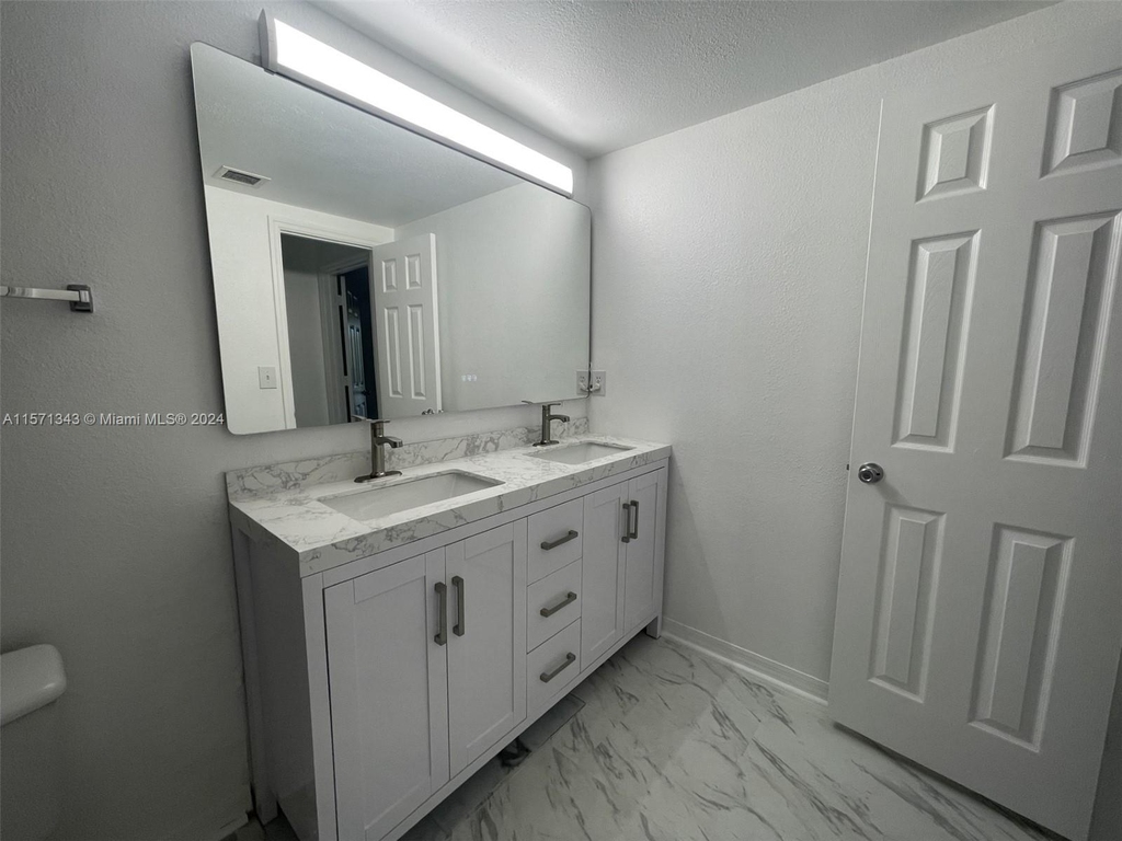 215 Sw 117th Ter - Photo 24