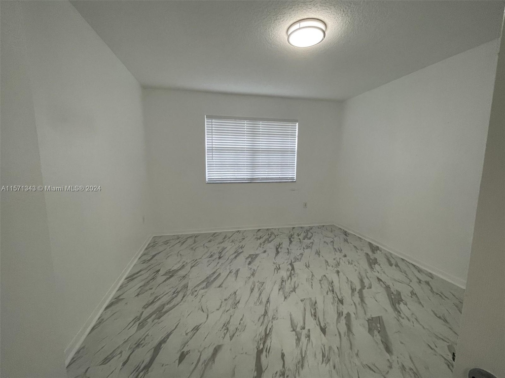 215 Sw 117th Ter - Photo 22