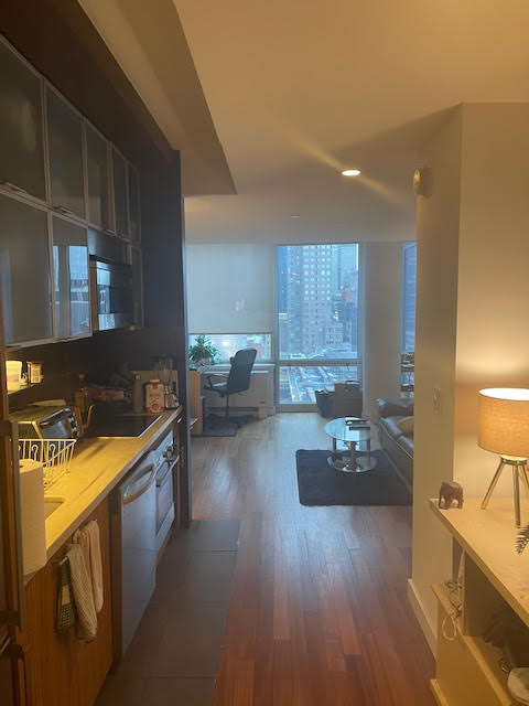 610 West 42nd Street