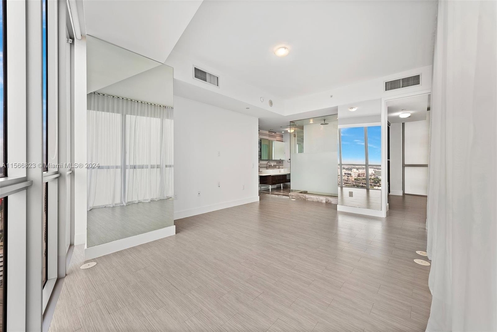 1100 Biscayne Blvd - Photo 15