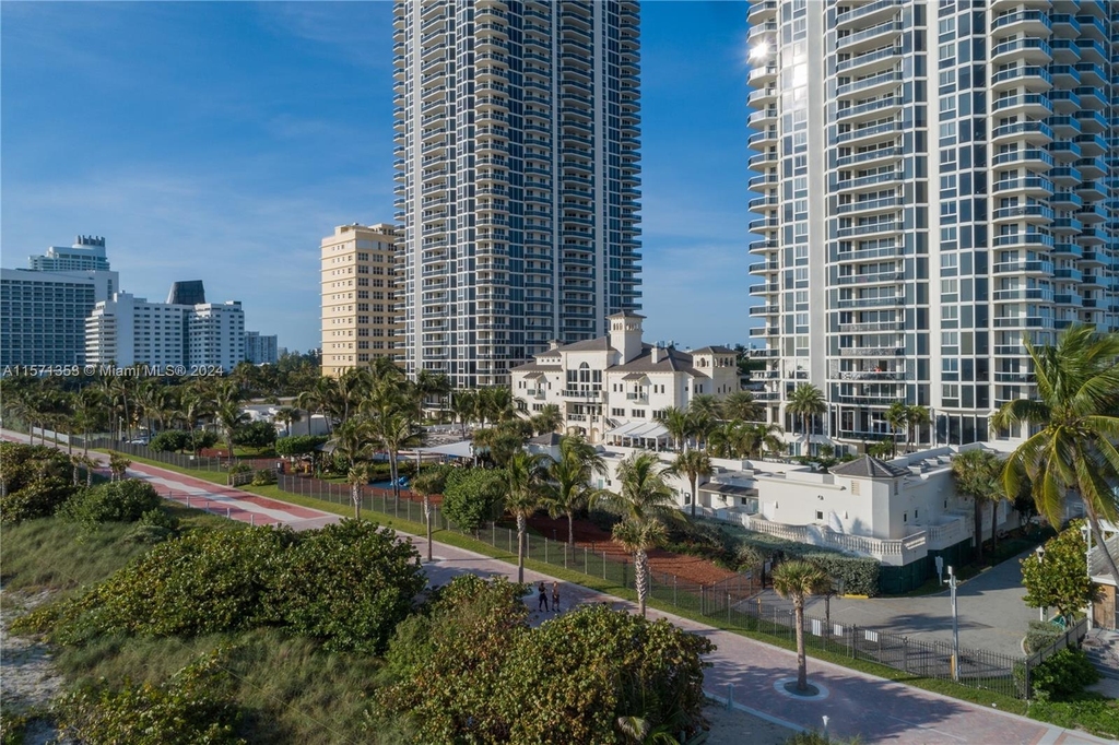 4779 Collins Ave - Photo 40