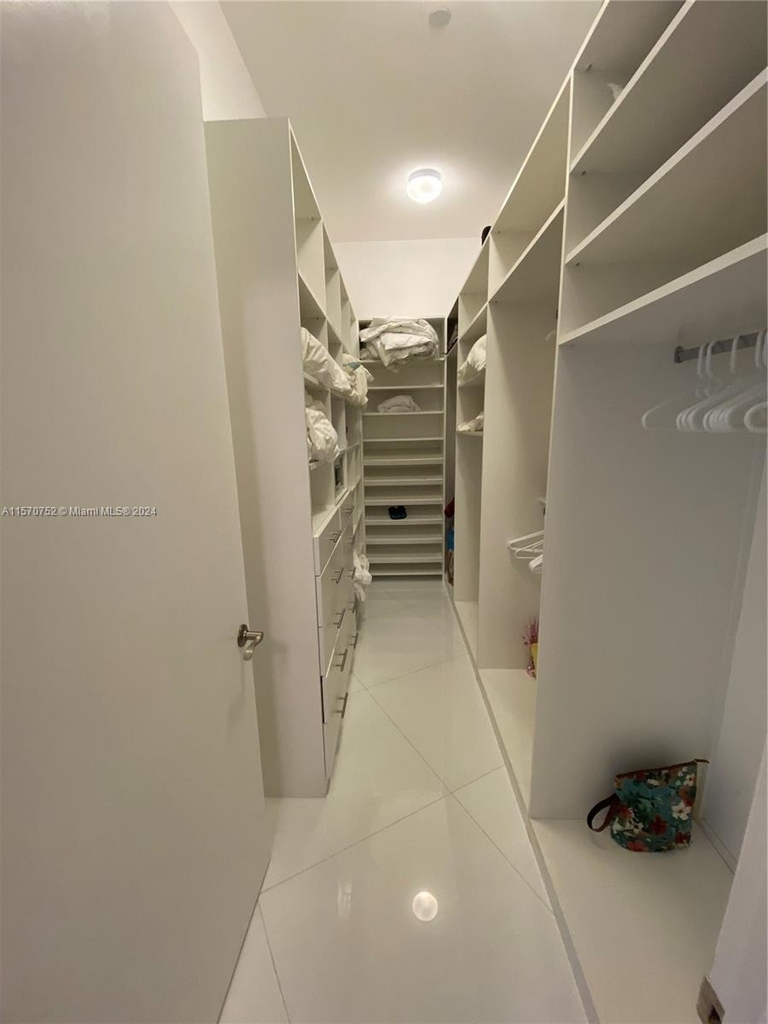 15811 Collins Ave - Photo 8