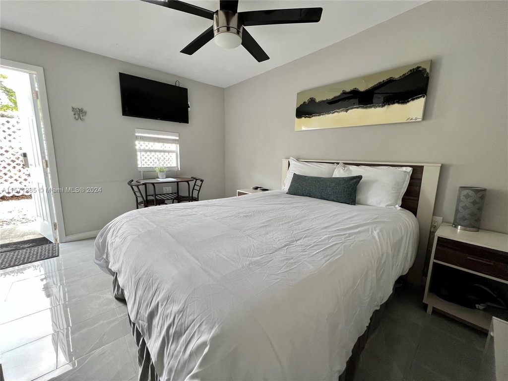 361 Sw 20th Rd - Photo 1