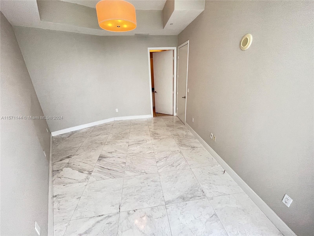 16001 Collins Ave - Photo 16