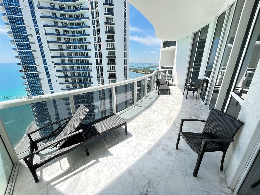 16001 Collins Ave - Photo 20