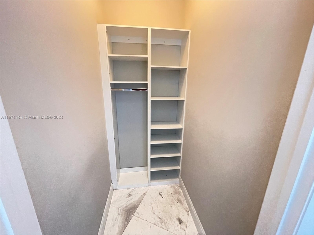 16001 Collins Ave - Photo 18