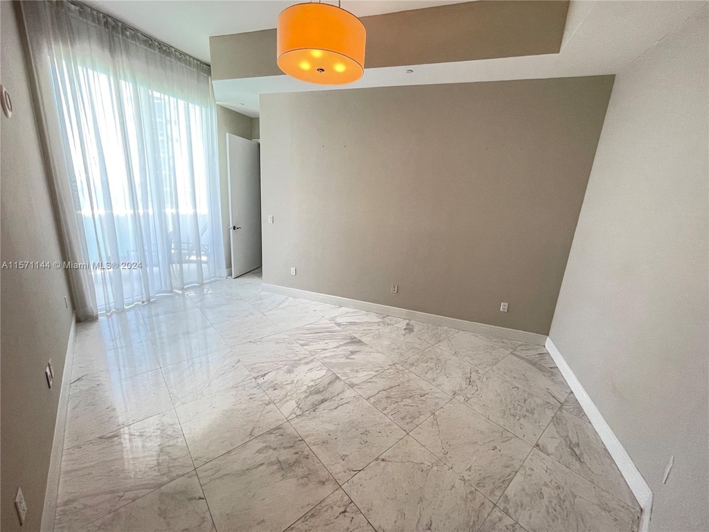 16001 Collins Ave - Photo 15