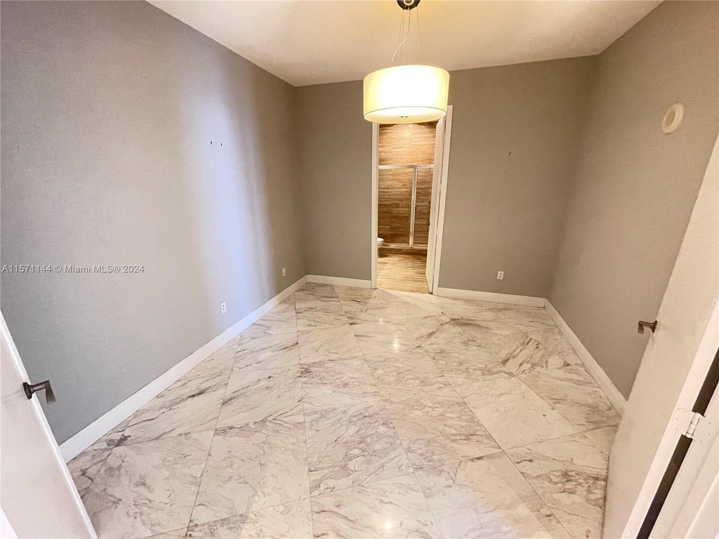 16001 Collins Ave - Photo 17