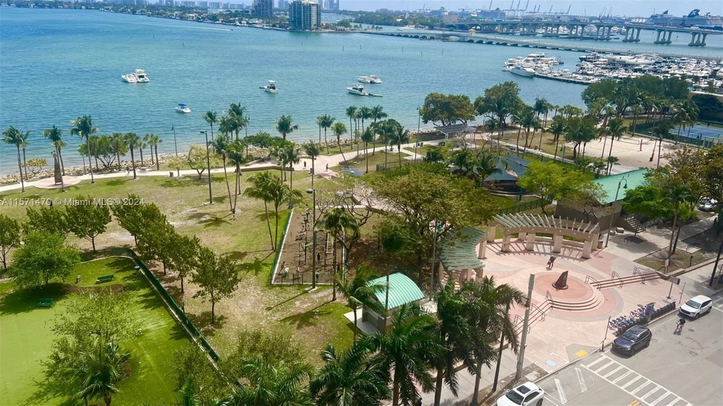 1800 N Bayshore Dr - Photo 33