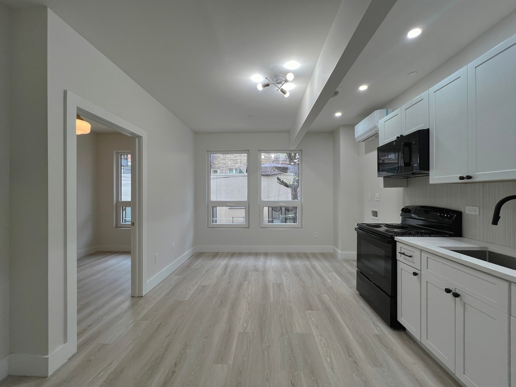 952 Bedford Avenue - Photo 2