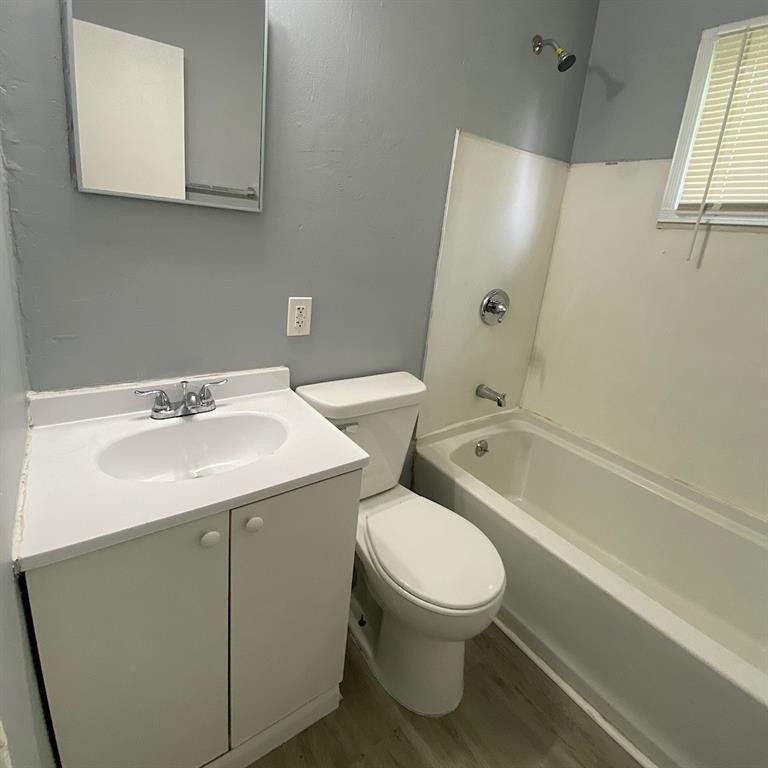 2933 N Gladstone Avenue - Photo 8