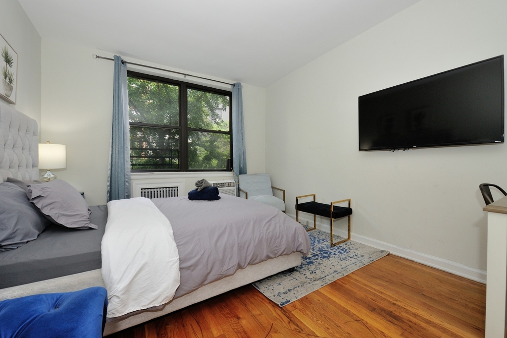 440 East 78th Street - Photo 4