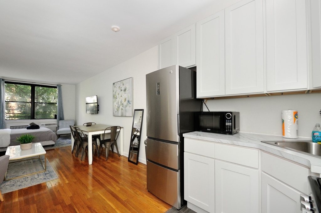 440 East 78th Street - Photo 0