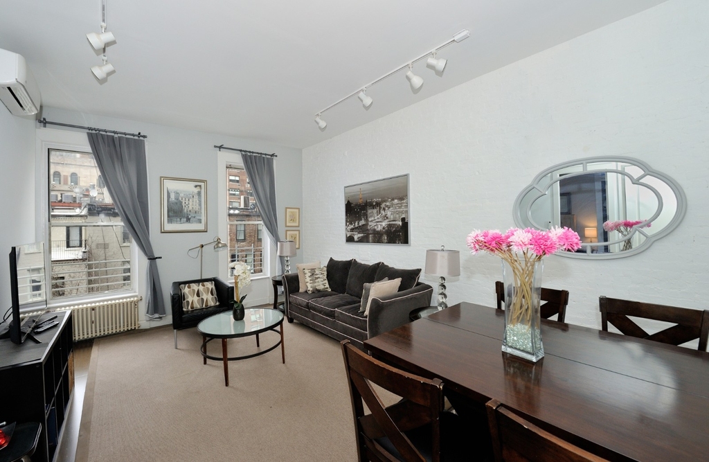 7 West 82nd Street - Photo 3