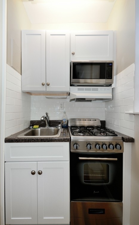 331 East 33rd Street - Photo 8