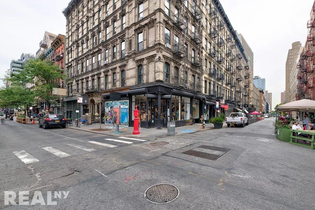 254 Broome St. - Photo 8