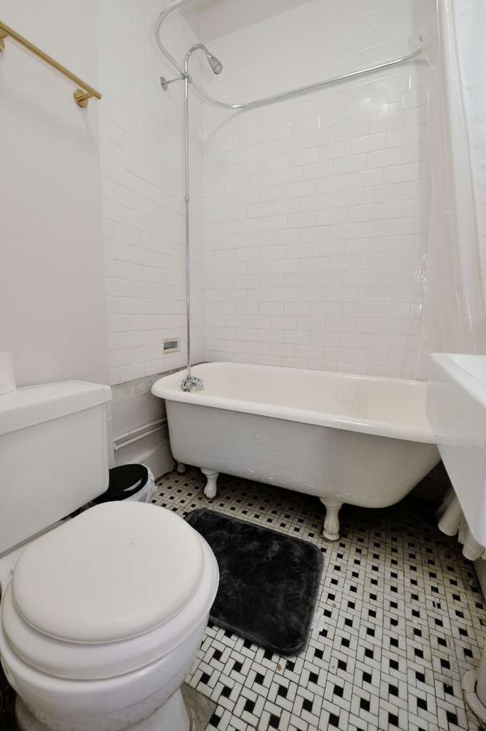 338 East 61st Street - Photo 11