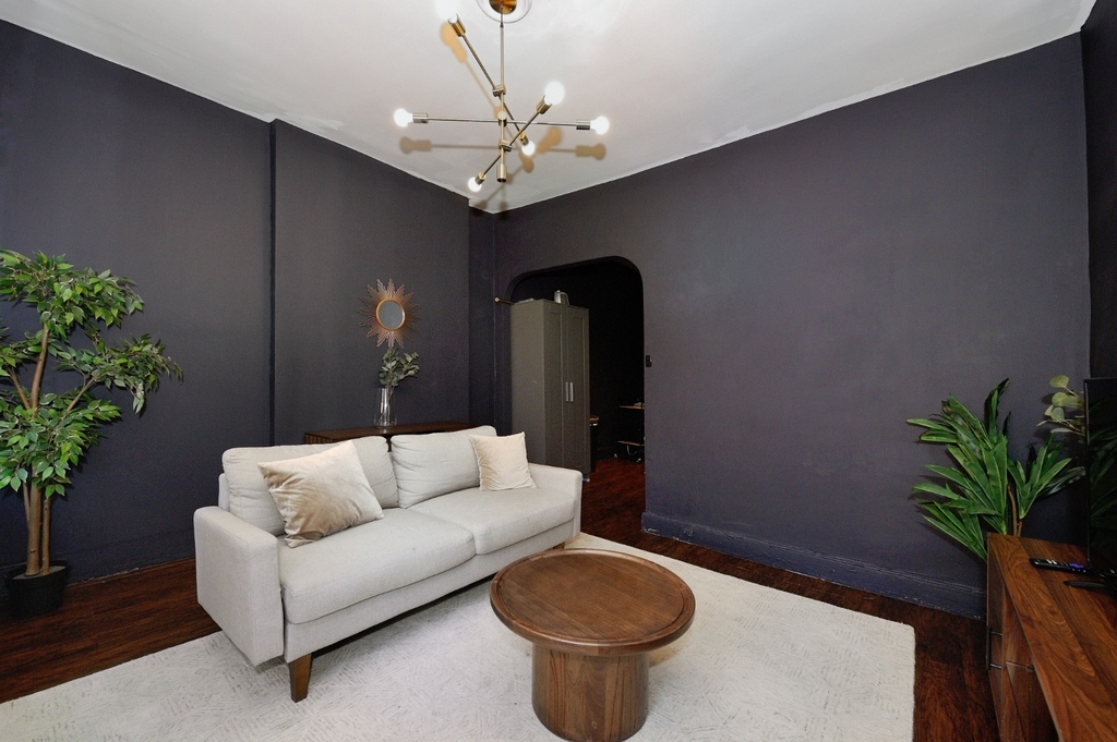 338 East 61st Street - Photo 1