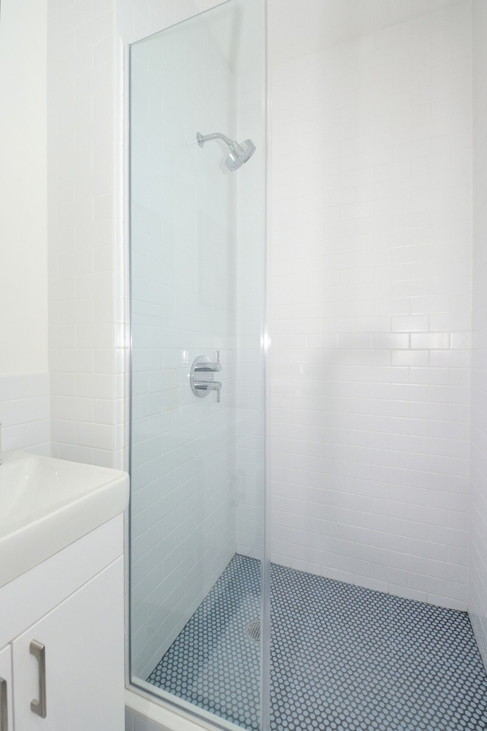 300 West 47th Street - Photo 19