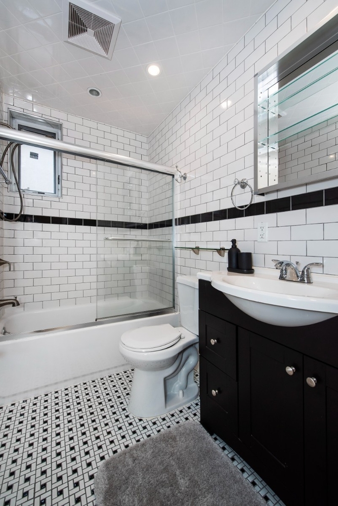 310 East 62nd Street - Photo 11