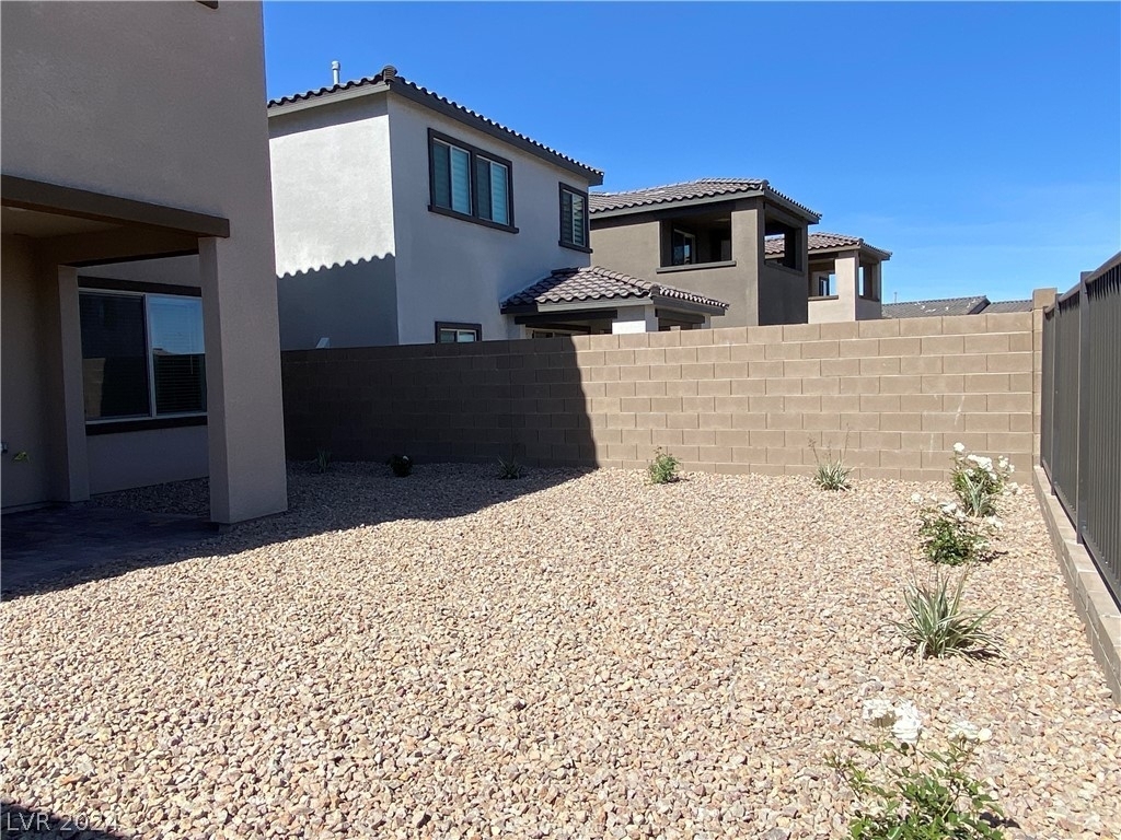 11687 Desert Hollow Avenue - Photo 35