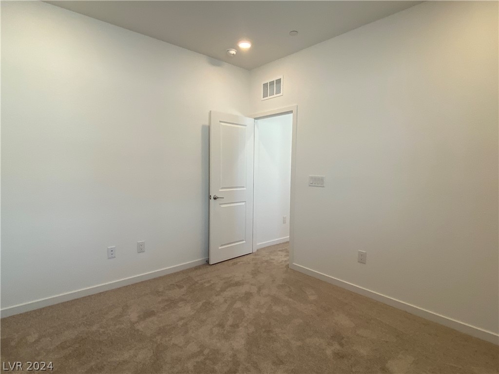 11687 Desert Hollow Avenue - Photo 16