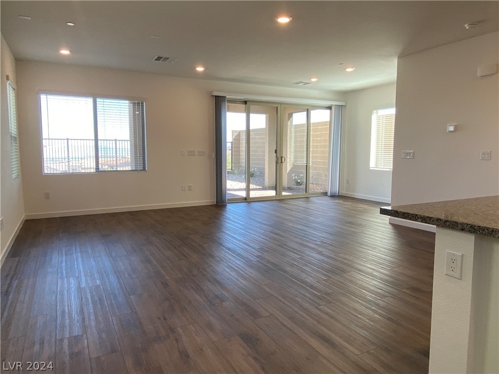 11687 Desert Hollow Avenue - Photo 2