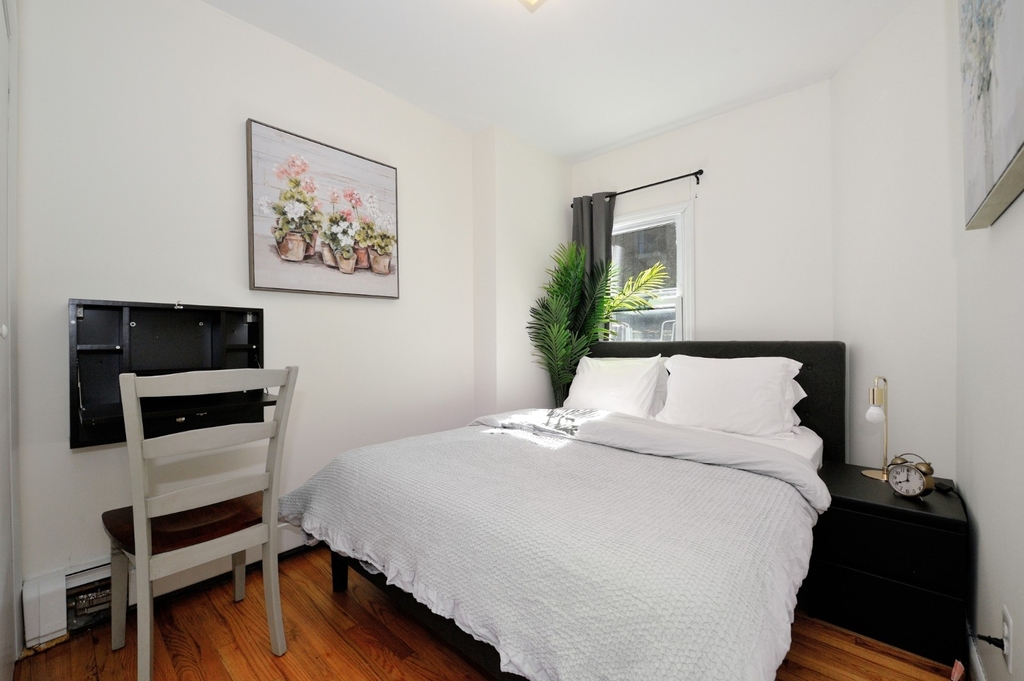 356 West 37th Street - Photo 8