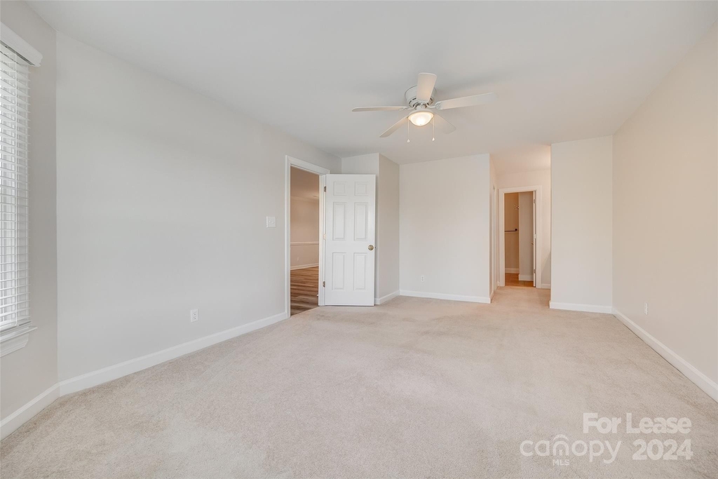 13822 Queens Harbor Road - Photo 18