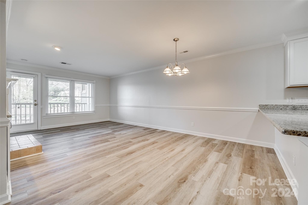 13822 Queens Harbor Road - Photo 10