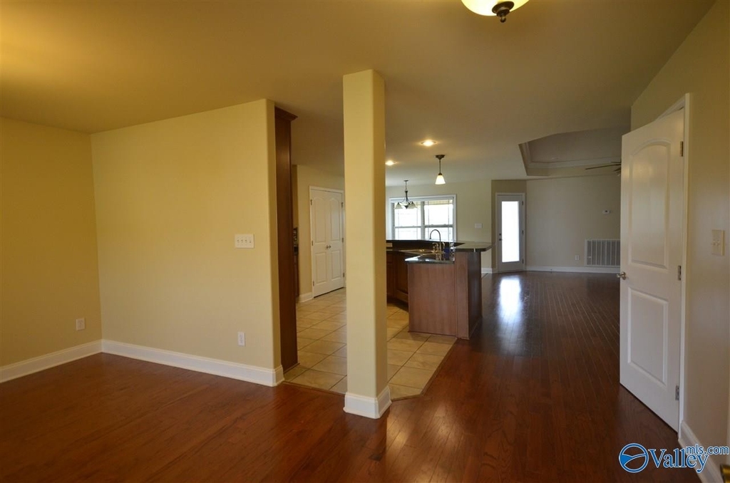 147 Grantham Circle - Photo 3