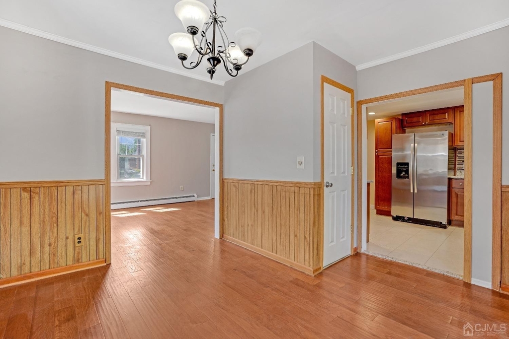 184 Elmhurst Avenue - Photo 12